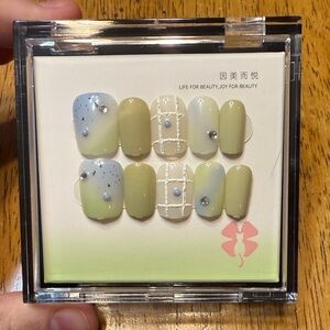 Green and White Nail Art Set